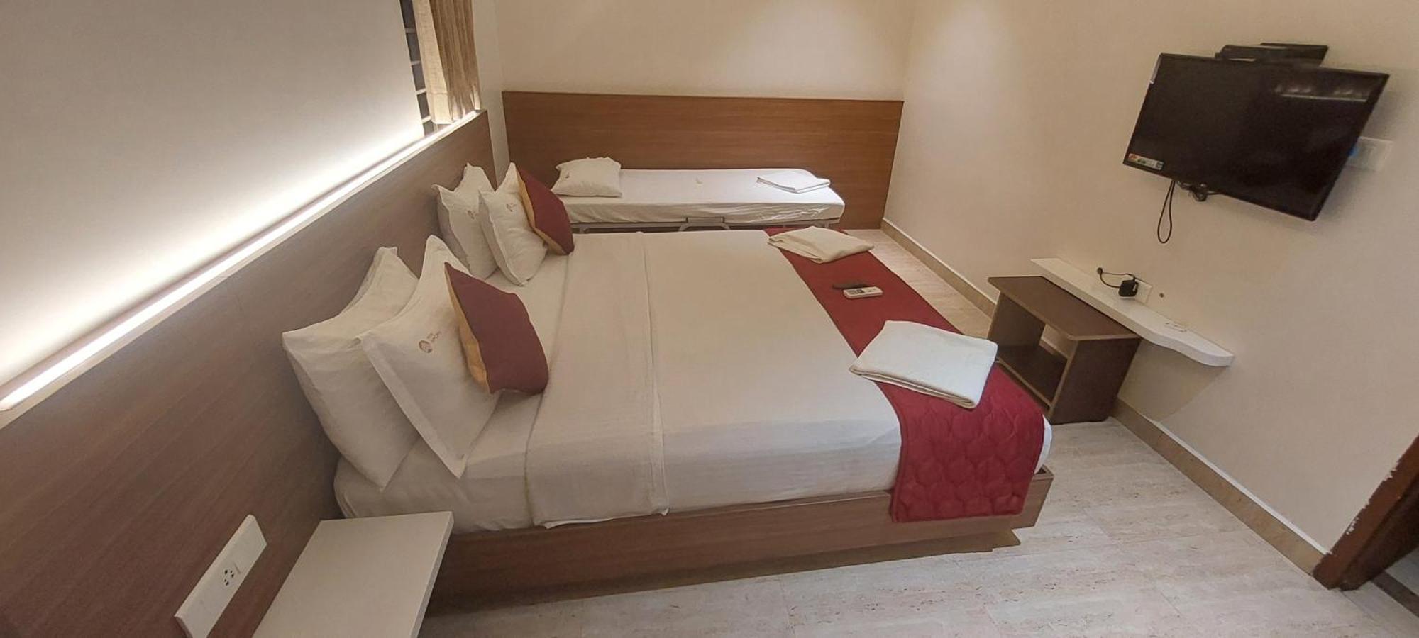 Hotel Amoha Palni Bagian luar foto